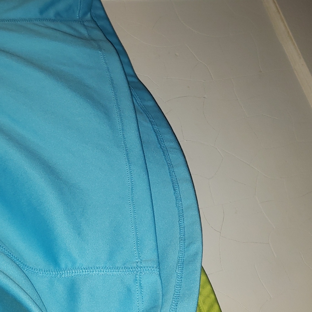 2 Spalding Workout T shirts Blue and Green - Picture 8 of 10